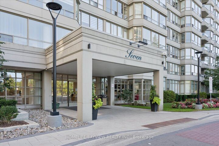 Property Photo: 7 Townsgate Drive 515 ON L4J 7Z9