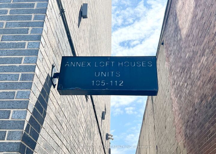 Property Photo:  483 Dupont Street 108  ON M6G 1Y6 