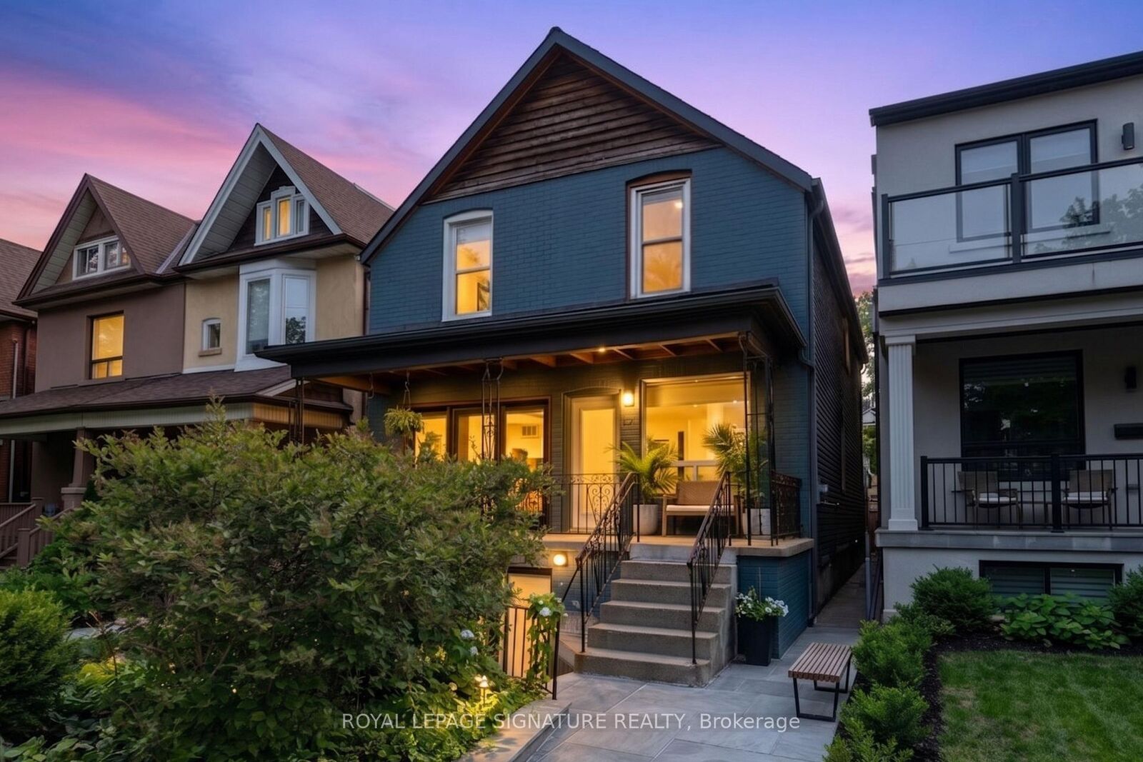 Property Photo:  395 Clinton Street  ON M6G 2Z1 