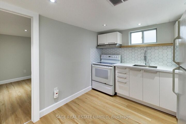 Property Photo:  2505 Gerrard Street E Lower  ON M1N 1W7 