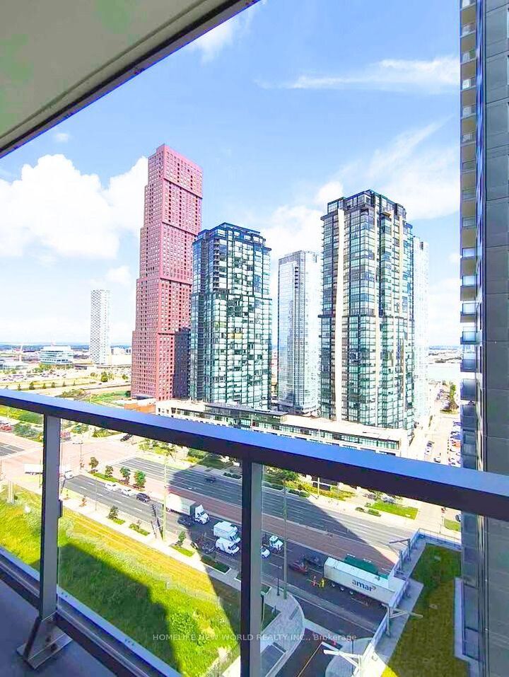 Property Photo:  21 Meadowdale Road 1606  ON L4K 0H6 