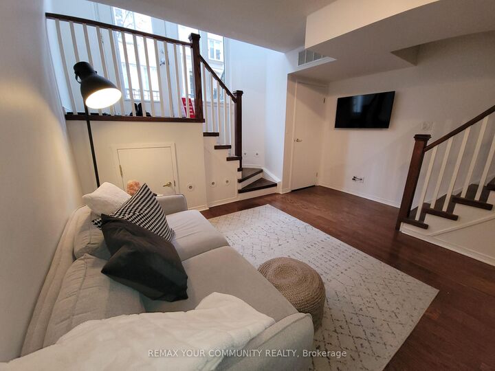 Property Photo:  42 Western Battery Road 732  ON M6K 3P1 