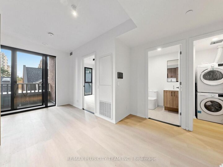 Property Photo:  109 Erskine Avenue 408  ON M4P 0G6 