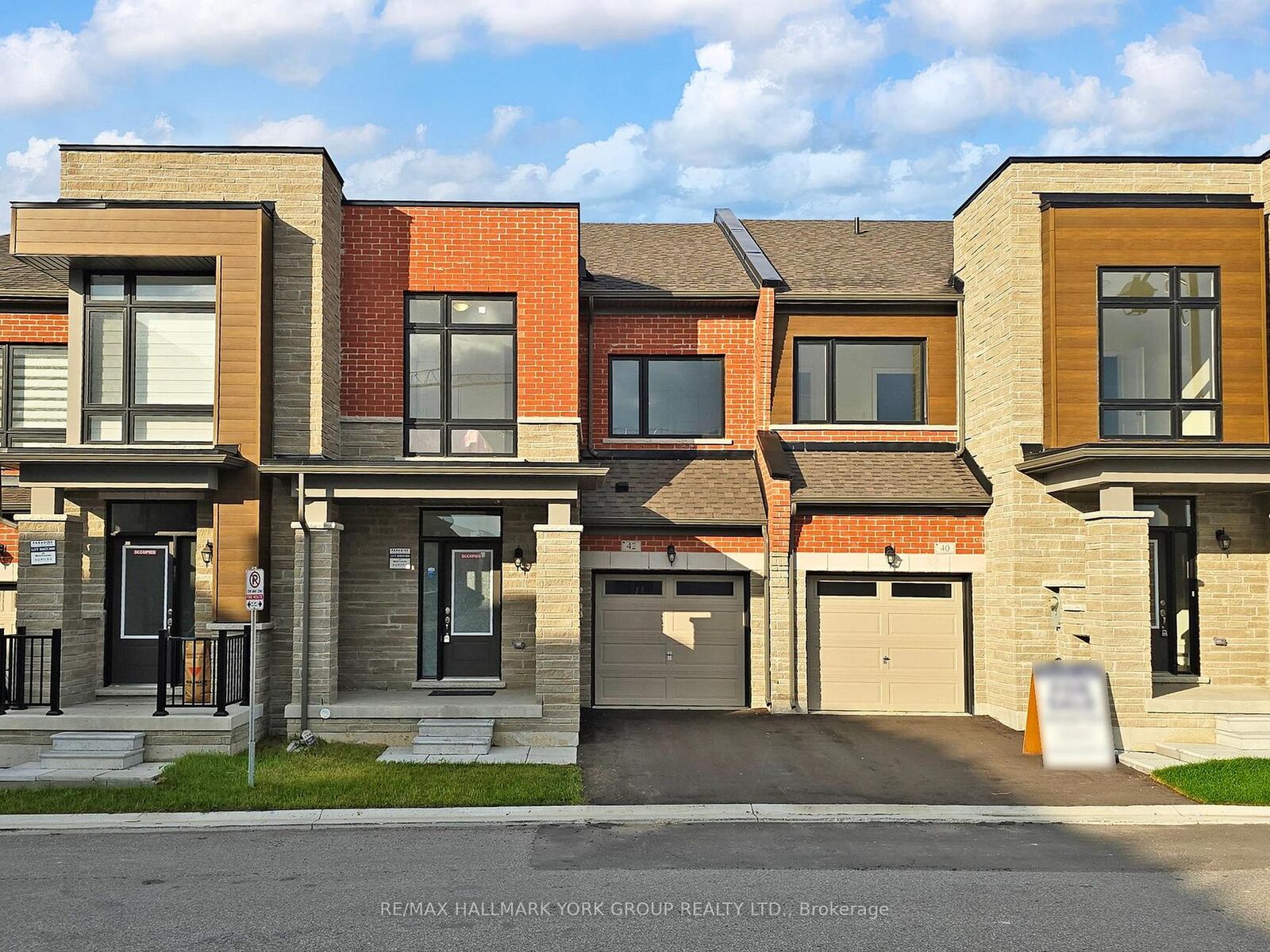 Property Photo:  42 Blick Crescent  ON L4G 4A6 