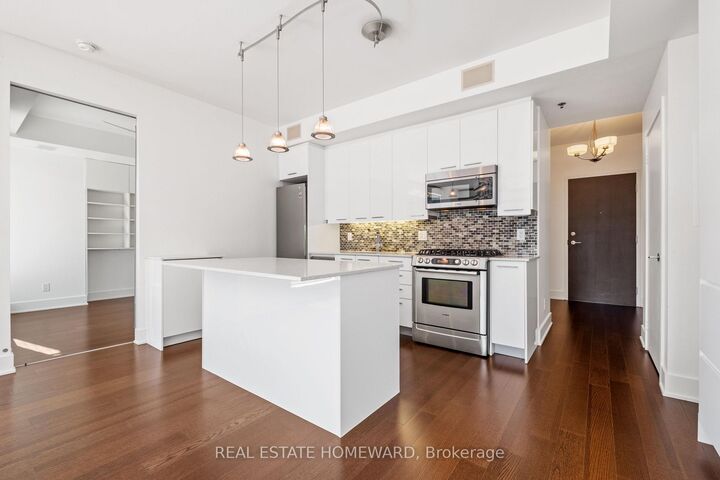Property Photo:  630 Queen Street E 501  ON M4M 1G3 