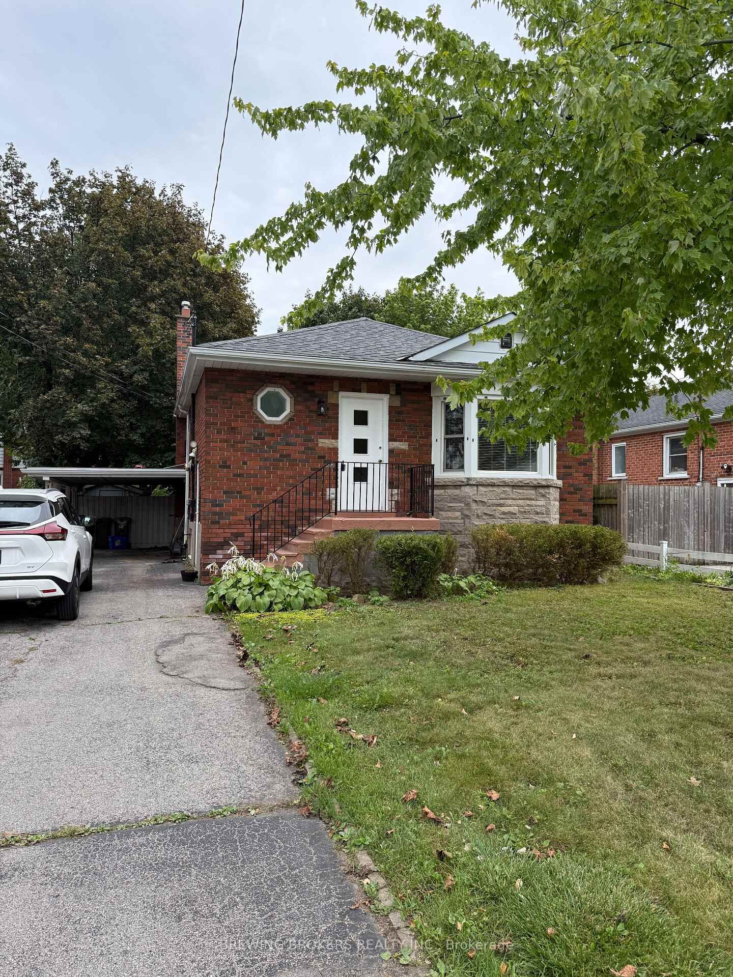 Property Photo: 175 East 33rd Street ON L8V 3T5