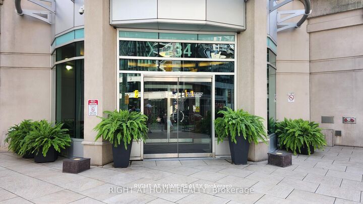 Property Photo:  234 Rideau Street 1104  ON K1N 0A9 