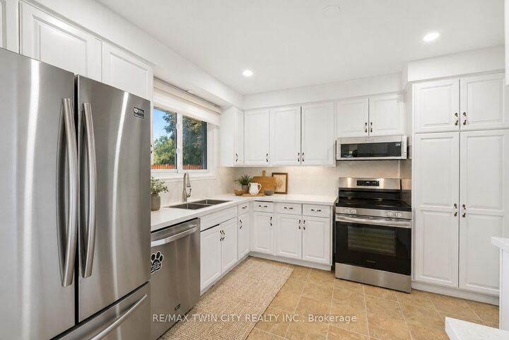 Property Photo:  58 Tupper Crescent Upper Level  ON N2B 2X9 