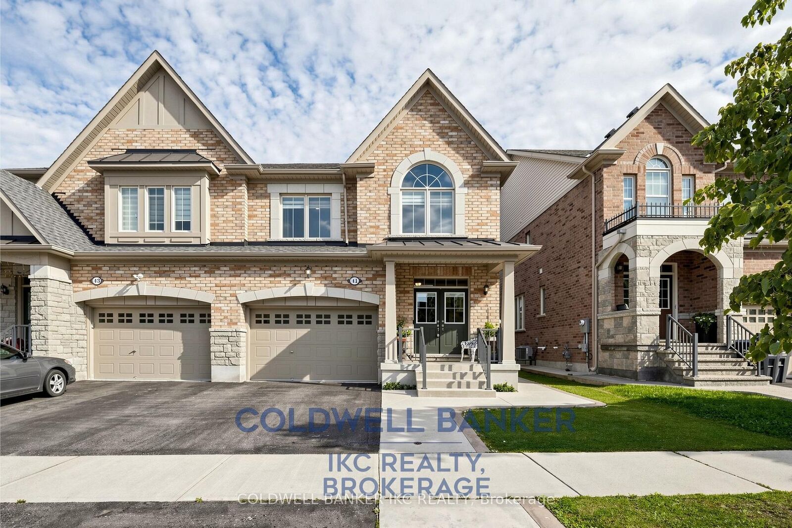 Property Photo: 41 Merrybrook Trail N ON L7A 4V9