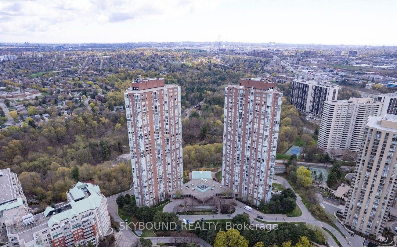Property Photo:  7 Concorde Place 2601  ON M3C 3N4 
