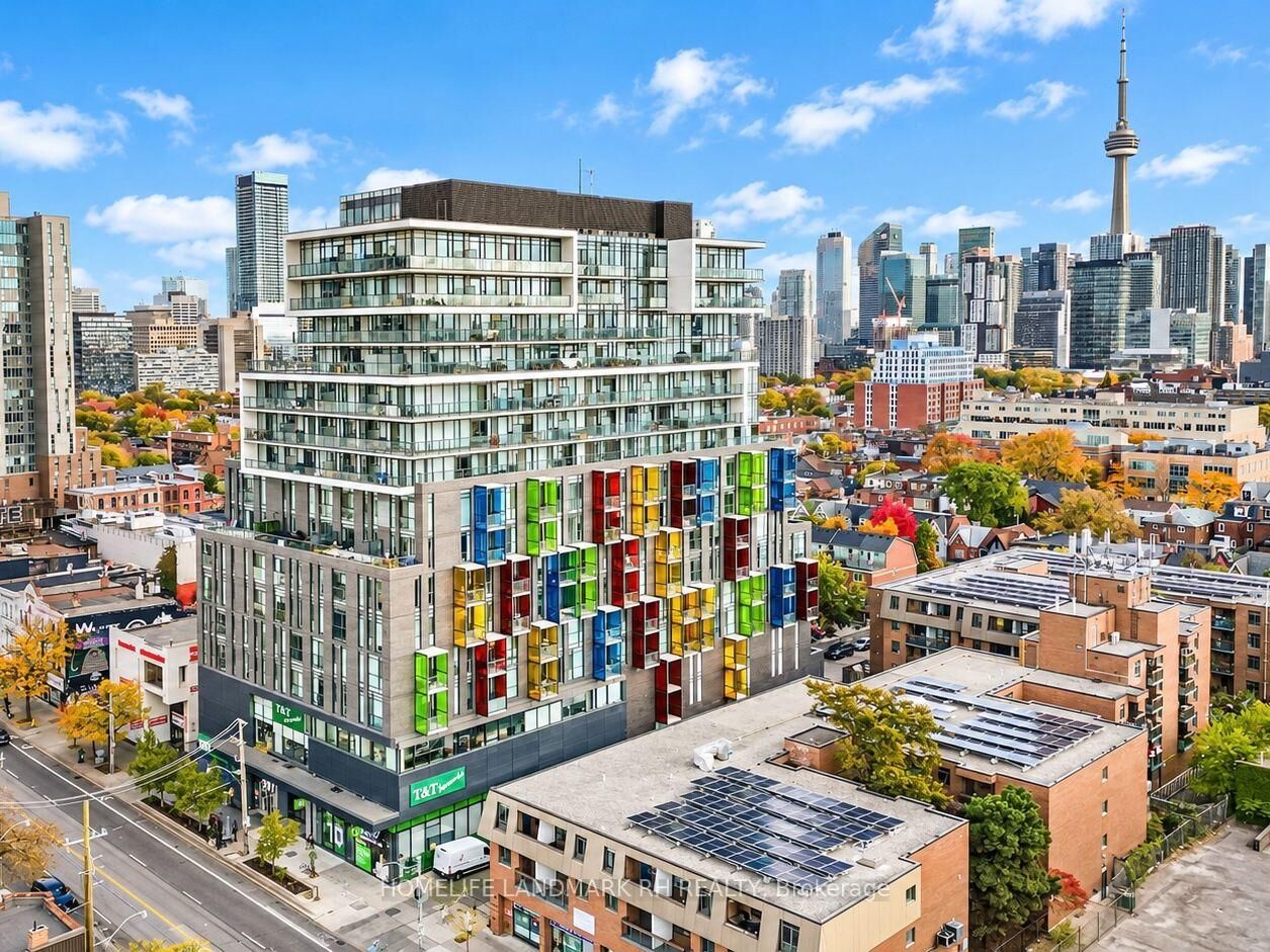Property Photo:  297 College Street 1017  ON M5T 1S2 