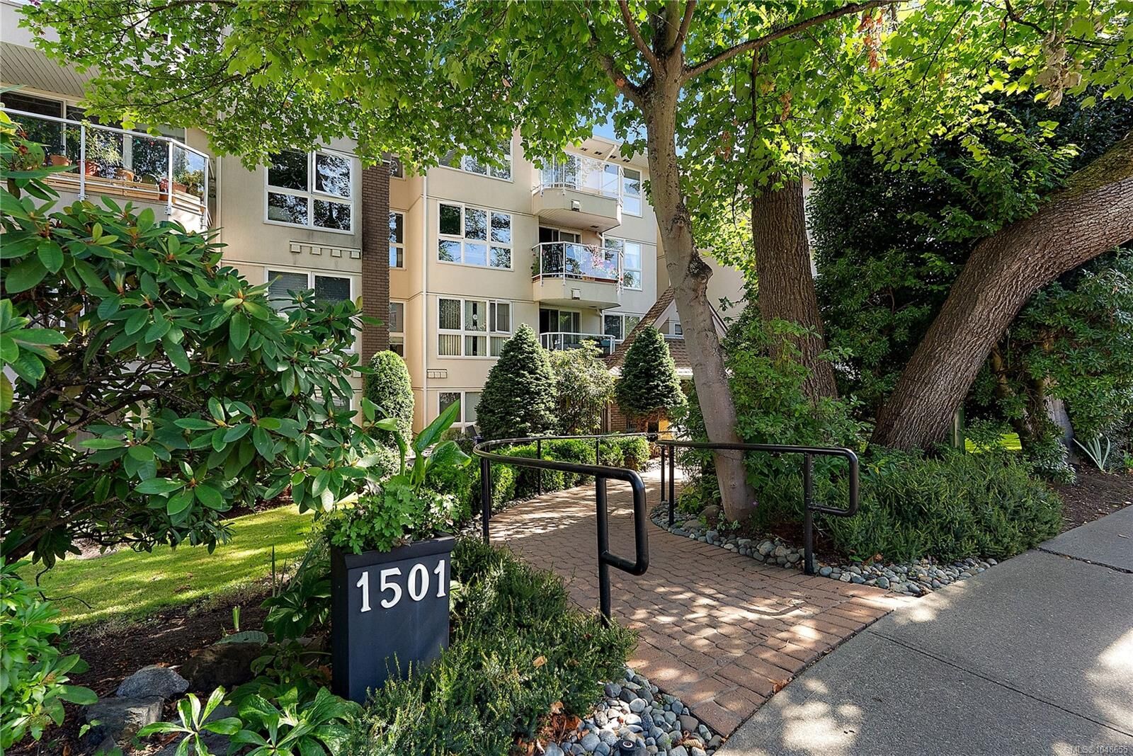Photo de la propriété:  1501 Richmond Ave #204  BC V8R 4P7 