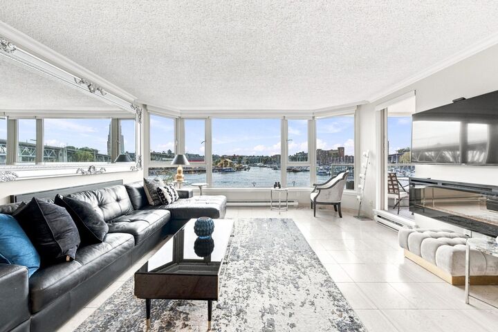 Property Photo:  304-1675 Hornby Street  BC V6Z 2M3 