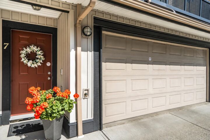 Property Photo:  7168 179 Street 7  BC V3S 8C5 