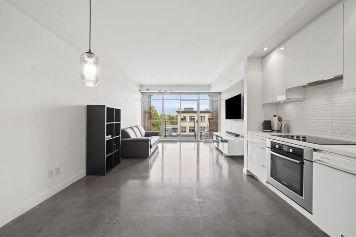 Property Photo: 256 E 2nd Avenue 413 BC V5T 0A7