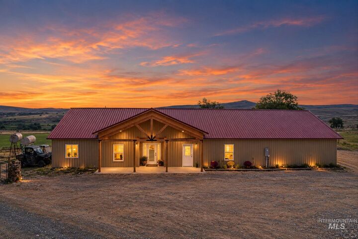 Property Photo: 3099 Little Valley Road OR 97906