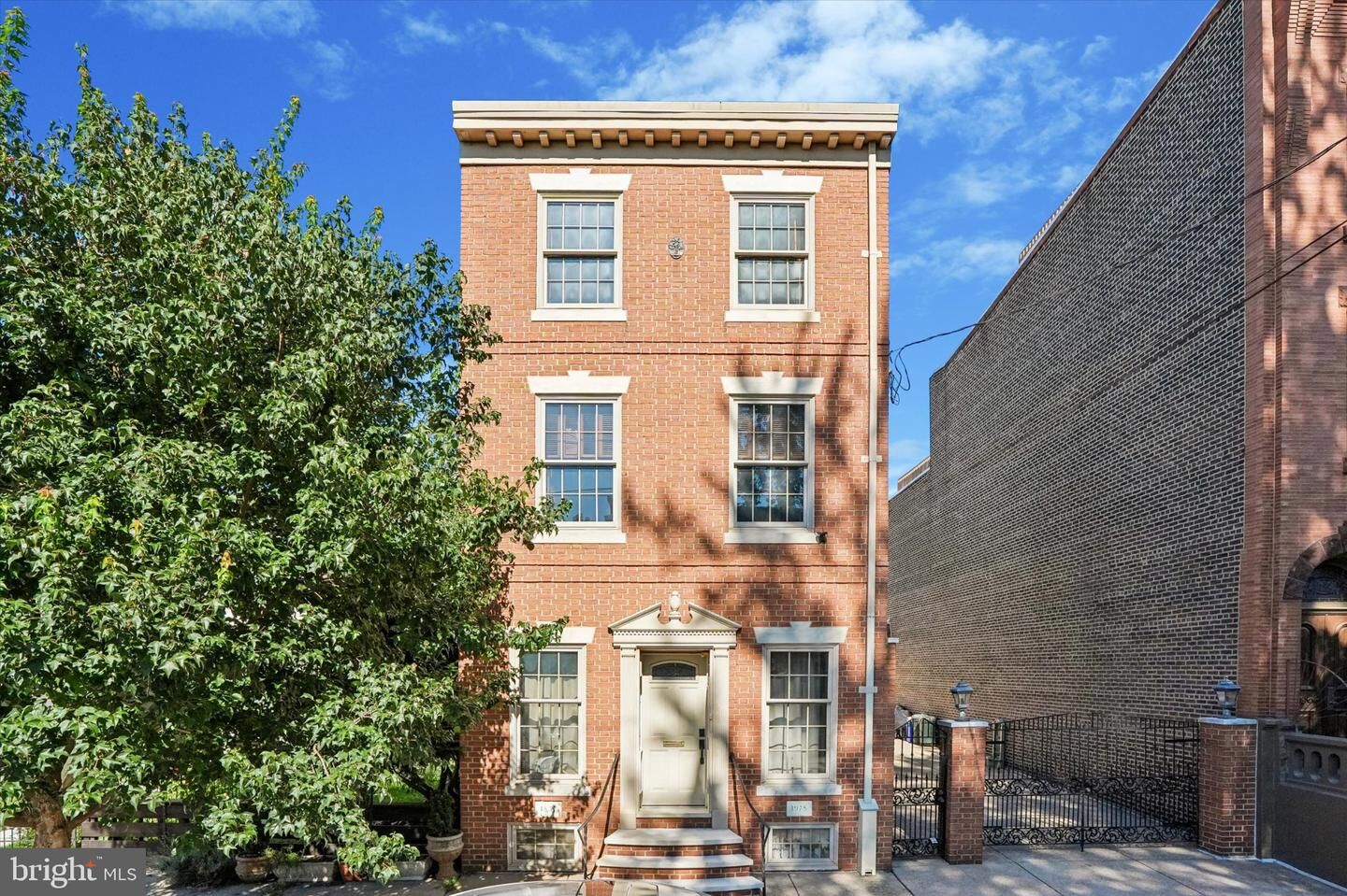 Property Photo:  2341 E Dauphin Street 43  PA 19125 
