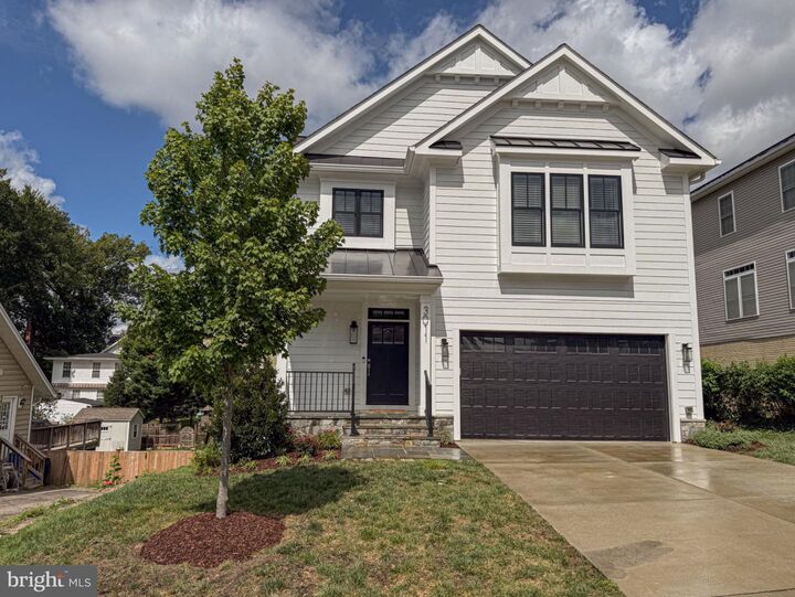 Property Photo:  3011 19th Street S  VA 22204 