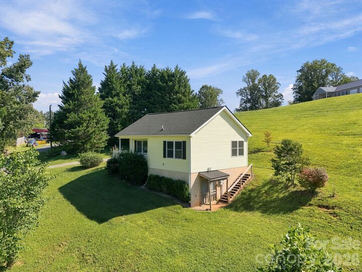 Property Photo: 117 Ho Hum Way NC 28748