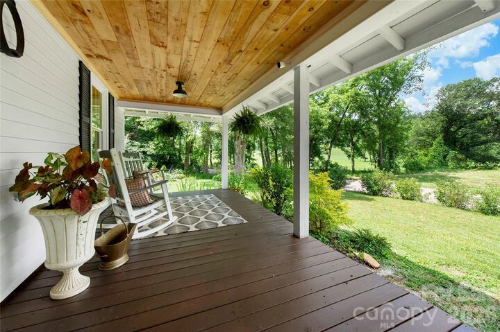 Property Photo: 489 Turkey Creek Road NC 28748