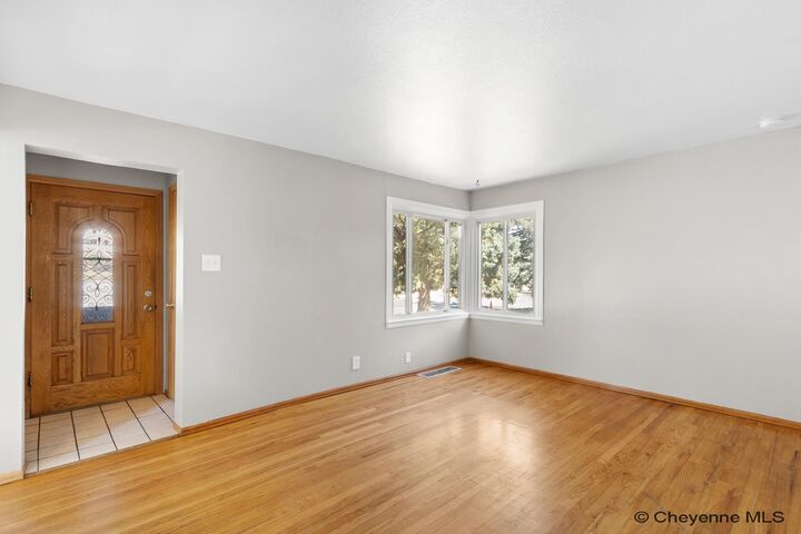 Property Photo: 1517 E 16th St WY 82001