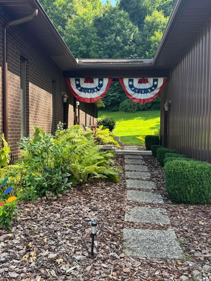 Property Photo: 819 Briarhill Drive OH 43055