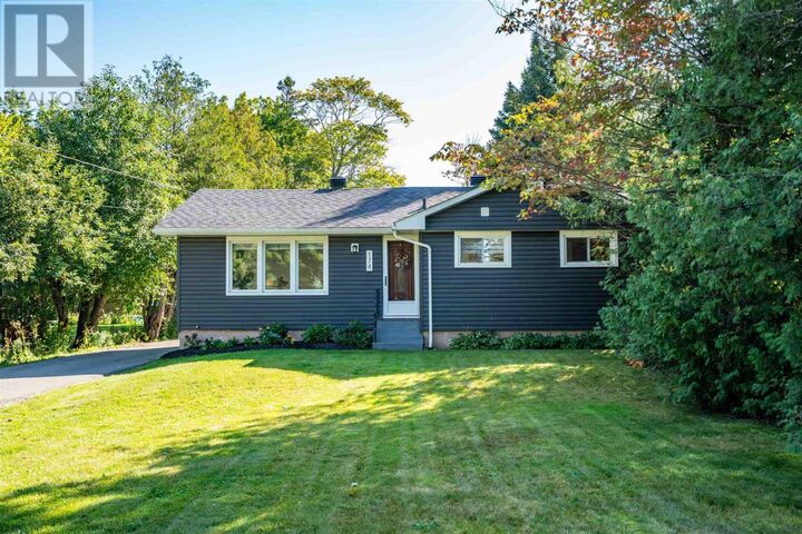 Property Photo:  174 Killarney Rd  ON P6B 4N9 