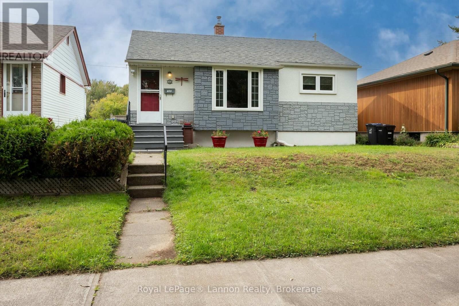 Property Photo: 859 Syndicate Avenue North ON P7C 3X6