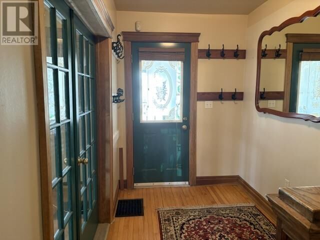 Property Photo:  229 Gloucester St  ON P6A 1N6 