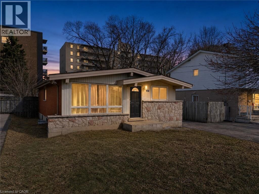Property Photo:  37 Lilacside Drive 1  ON L8V 2L5 
