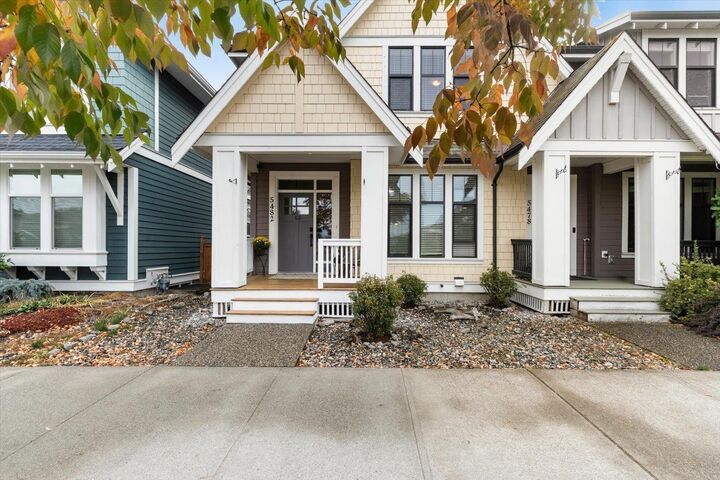 Photo de la propriété: 5482 Peach Road BC V2R 0X7