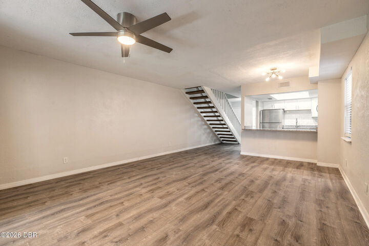 Property Photo:  