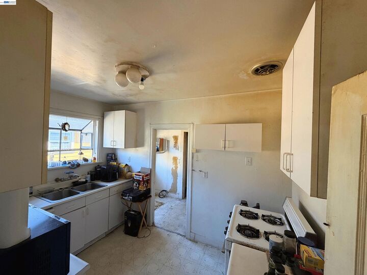 Property Photo: 1514 Russell St CA 94703