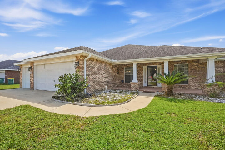 Property Photo: 6212 Lapis Lane FL 32539