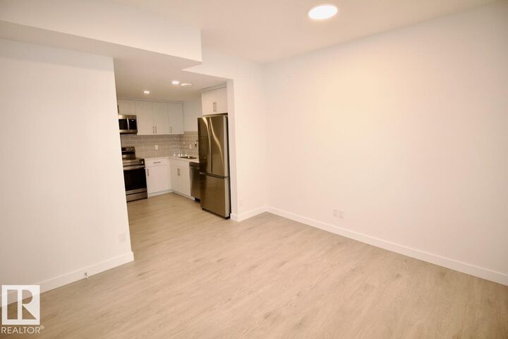 Property Photo:  3862 Chrustawka Place SW Bsmt  AB T6W 4M9 