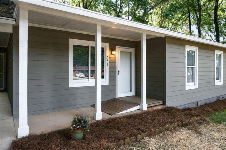 Property Photo: 215 Henry Street GA 30517