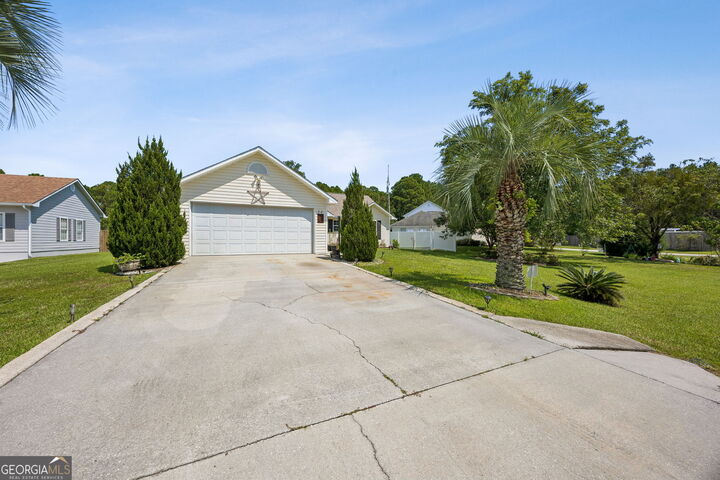 Property Photo:  20 Lakefront Drive  GA 31558 