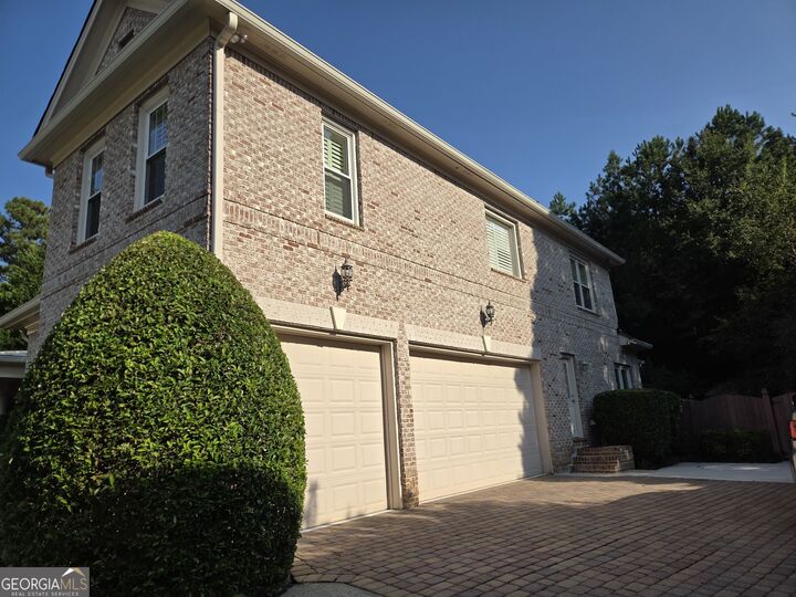 Property Photo: 4690 Prestbury Drive GA 30024
