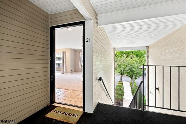 Property Photo:  50 We Lindsley Road 21  NJ 07009 