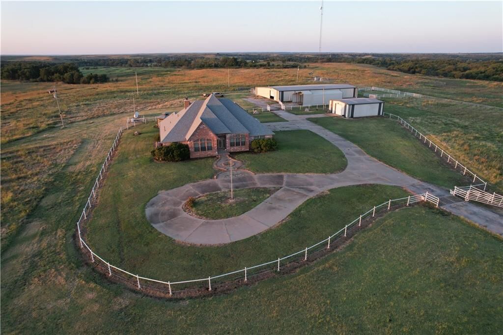 Property Photo:  54087 US Highway 60 Highway  OK 74633 