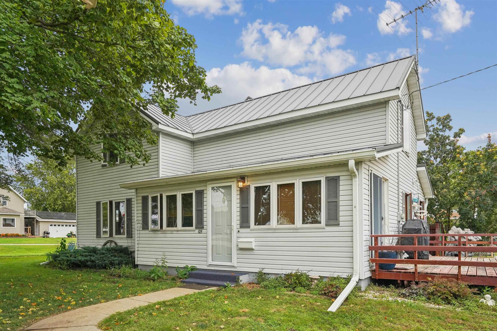 Property Photo:  105 Winslow St S  IA 50671 