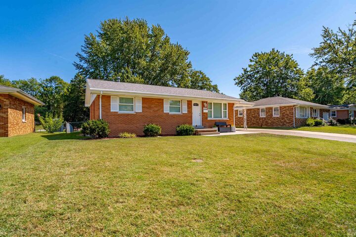 Property Photo: 1909 N Thomas Avenue IN 47711