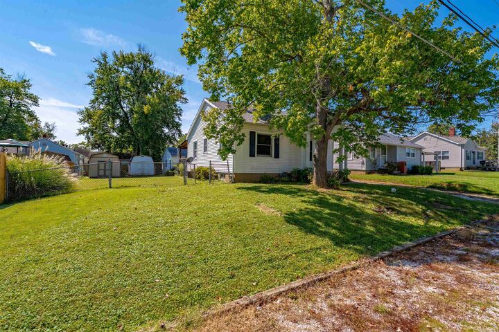 Property Photo: 1713 Keck Avenue IN 47711