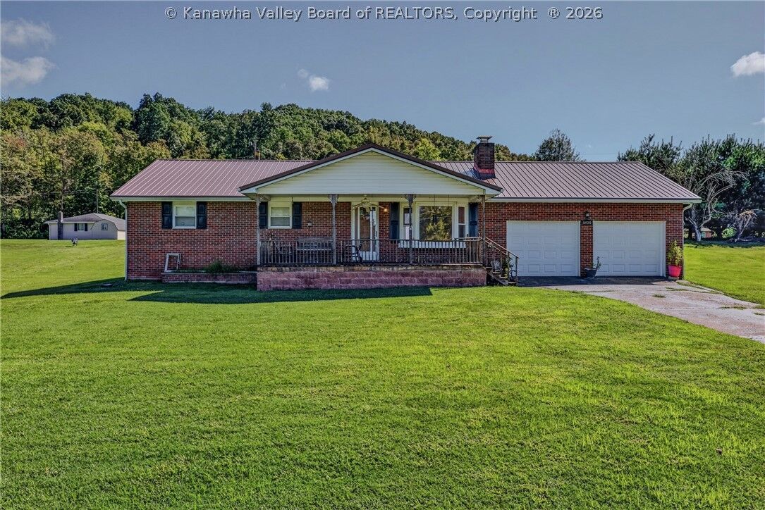 Property Photo:  1820 Ravenswood Road  WV 26164 