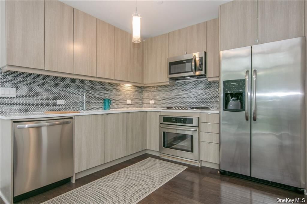 Property Photo: 250 S Central Park Avenue 4F NY 10530