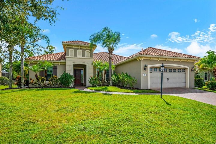 Property Photo:  8256 Larkspur Circle  FL 34241 