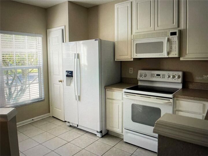 Property Photo:  800 Shropshire Loop  FL 32771 