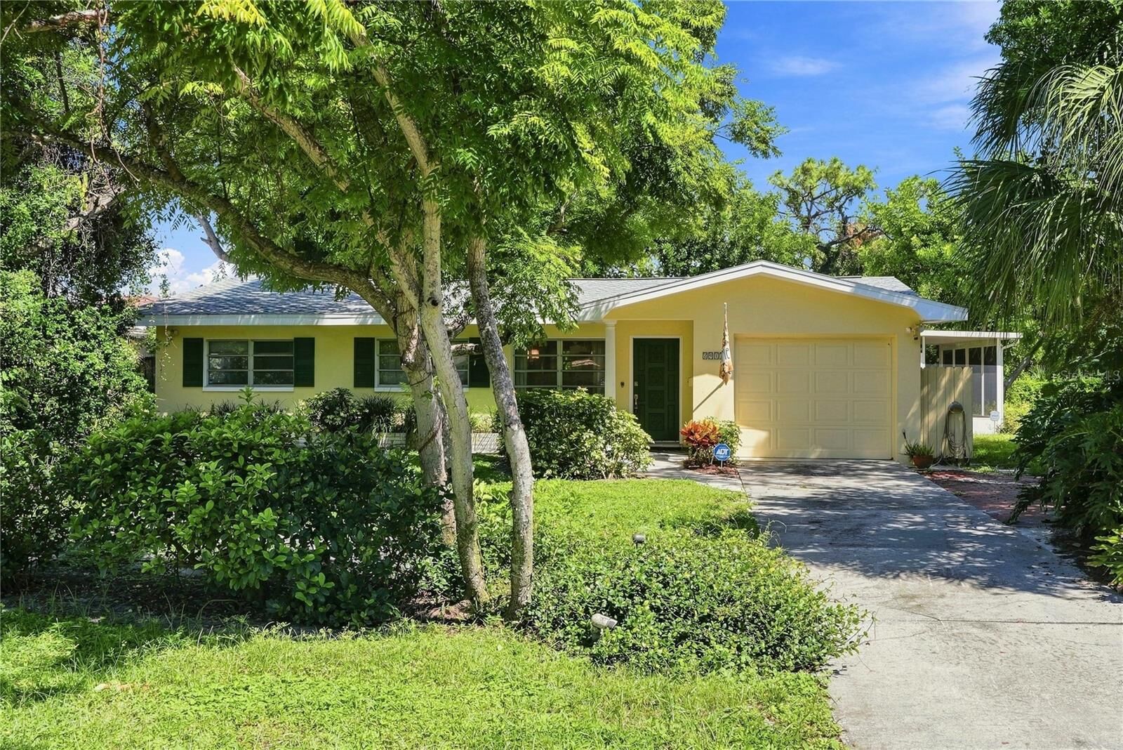 Property Photo: 2911 35th Avenue S FL 33712