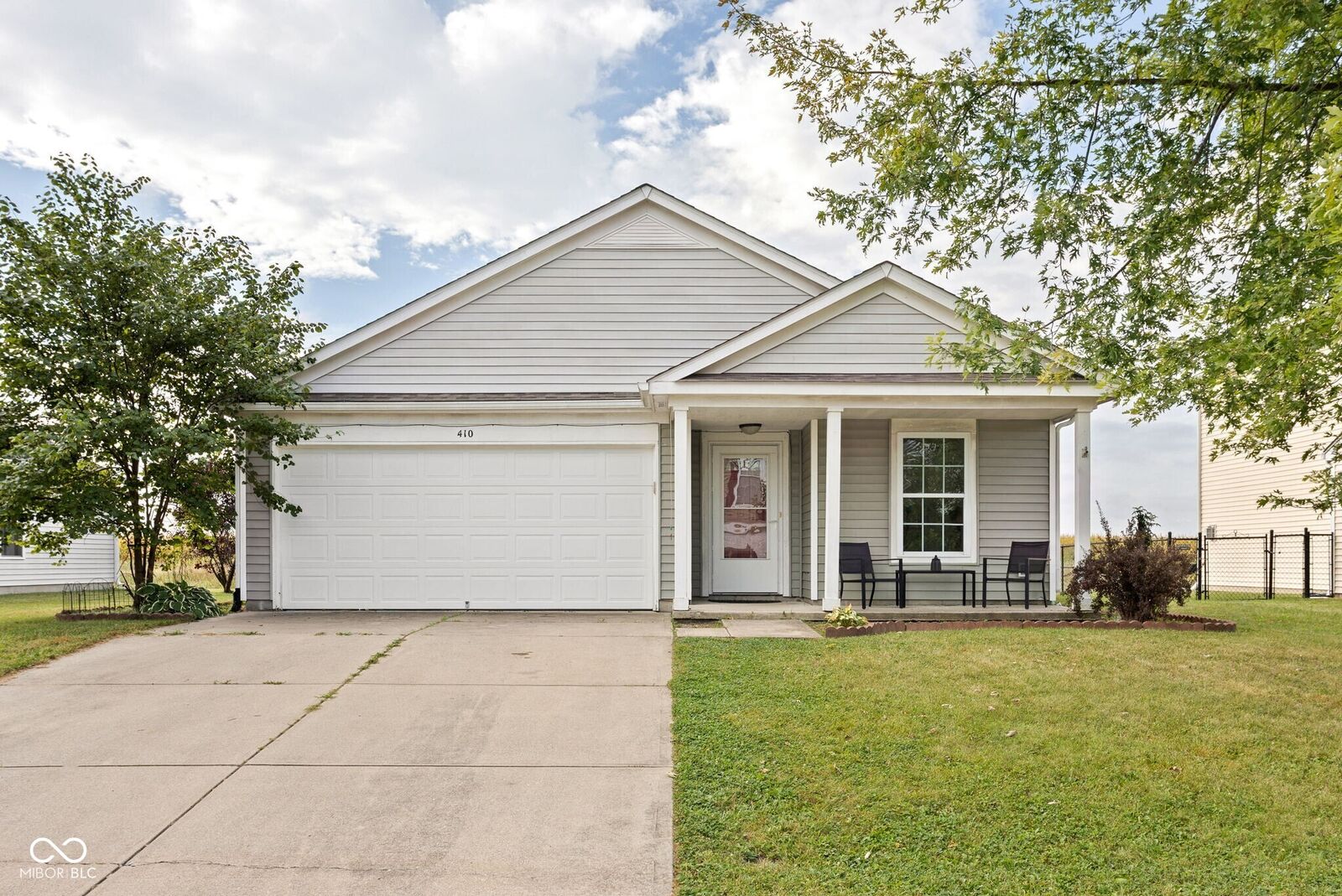 Property Photo:  410 W Warrior Court  IN 46069 