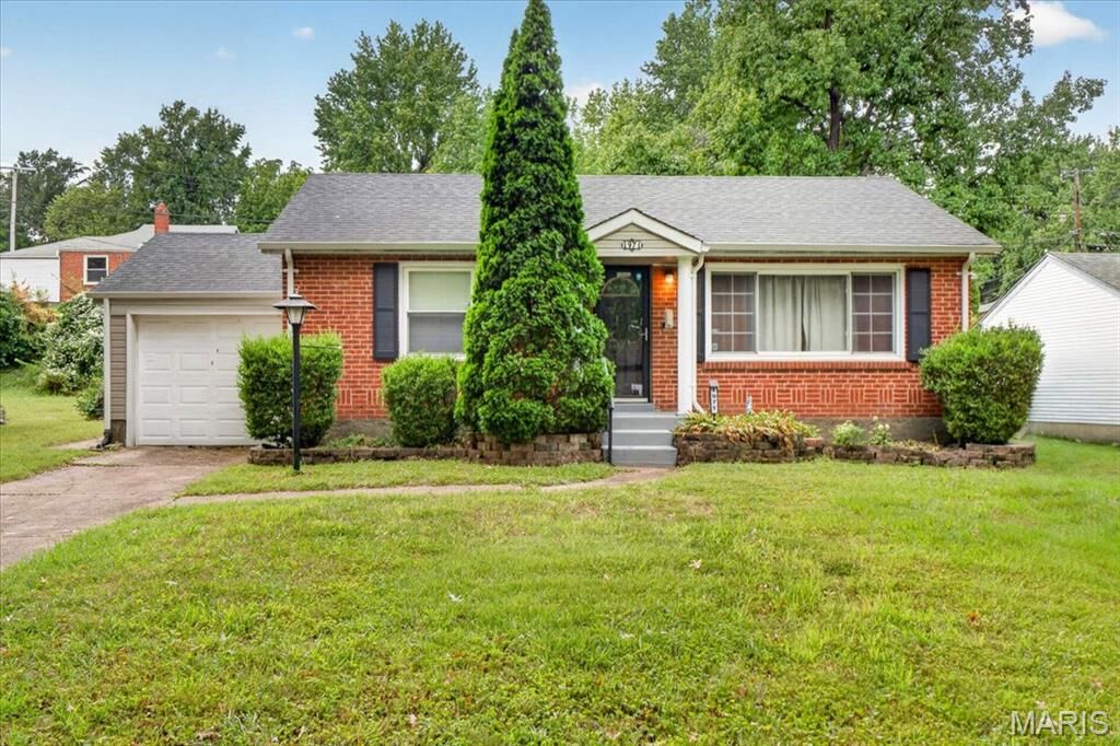 Property Photo:  1971 Vinita Drive  MO 63114 